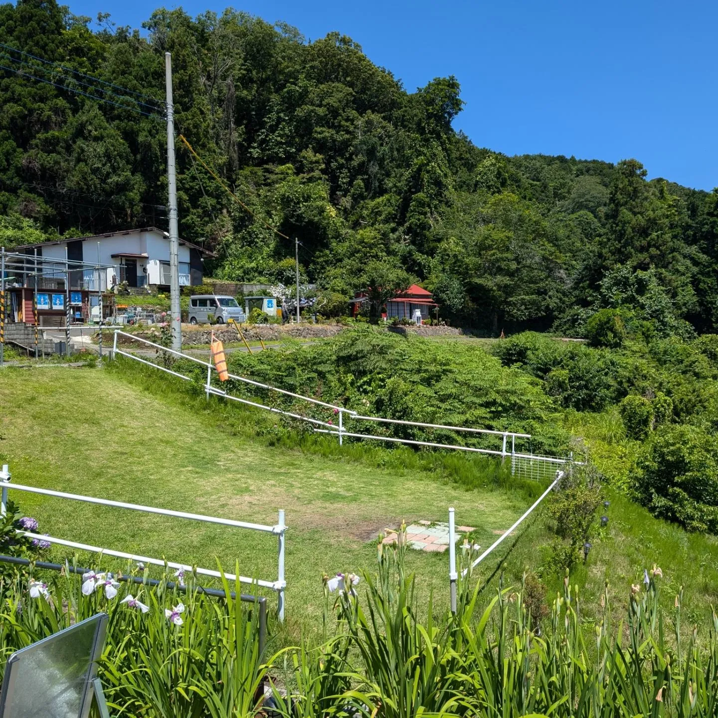 昨日のどしゃ降りから一転、最高の絶景キャンプ日和となってます...