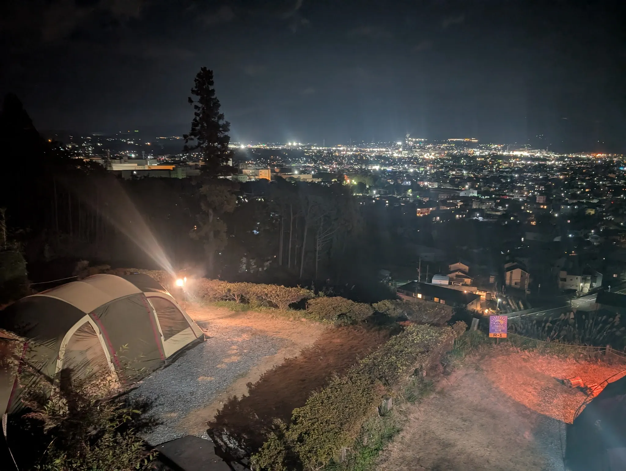 2025年、全員チェックイン完了！夜景を楽しむ年末の夜🌃✨