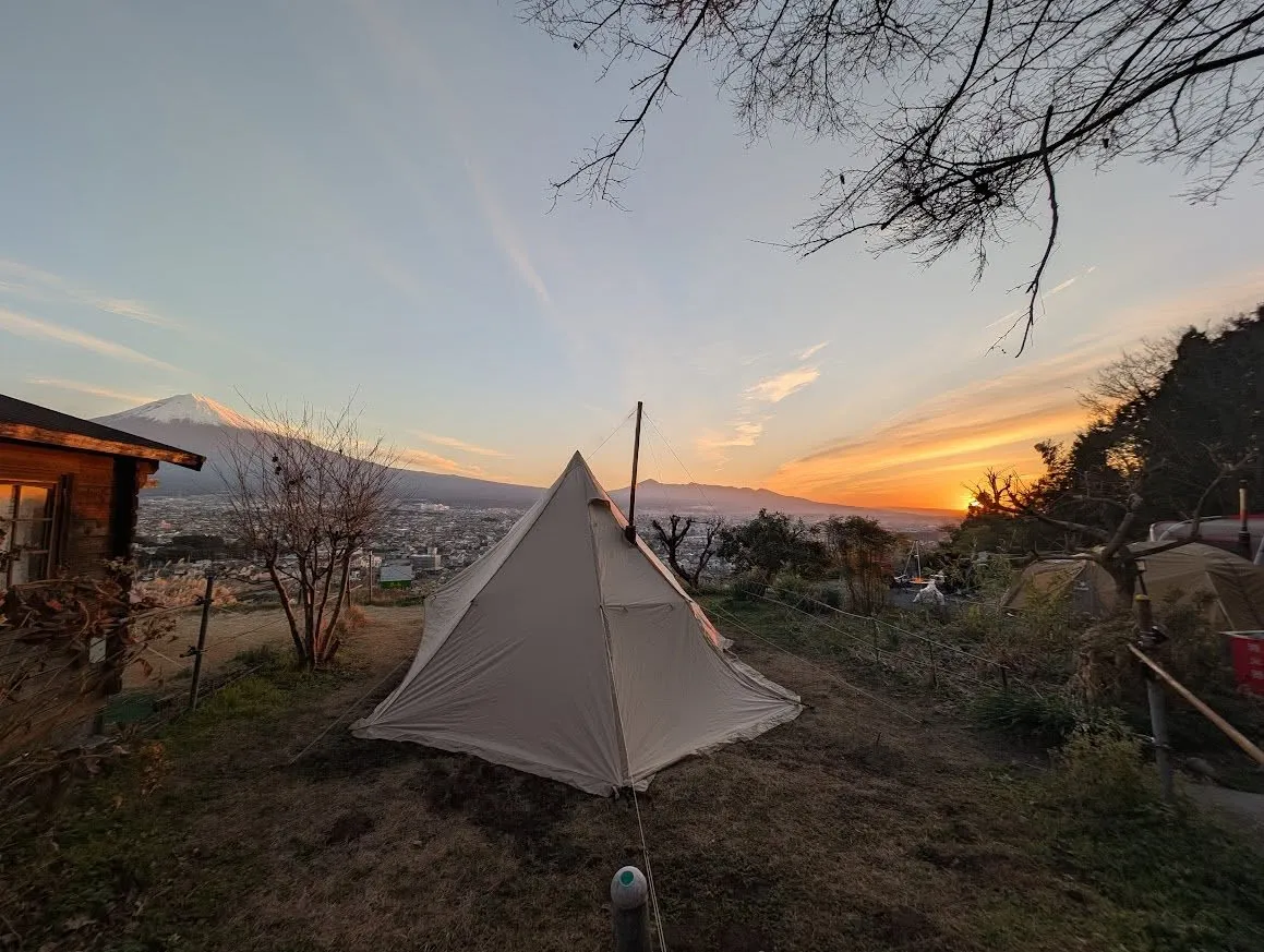 １月と２月の桂の森CAMPERSFIELDは、冬の静けさがい...