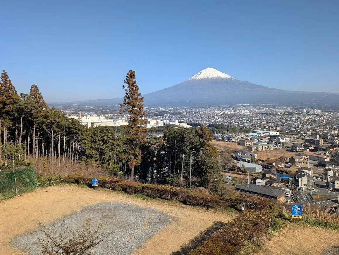 こんばんわ！桂の森CAMPERSFIELDです🌲🌙 今夜も森...
