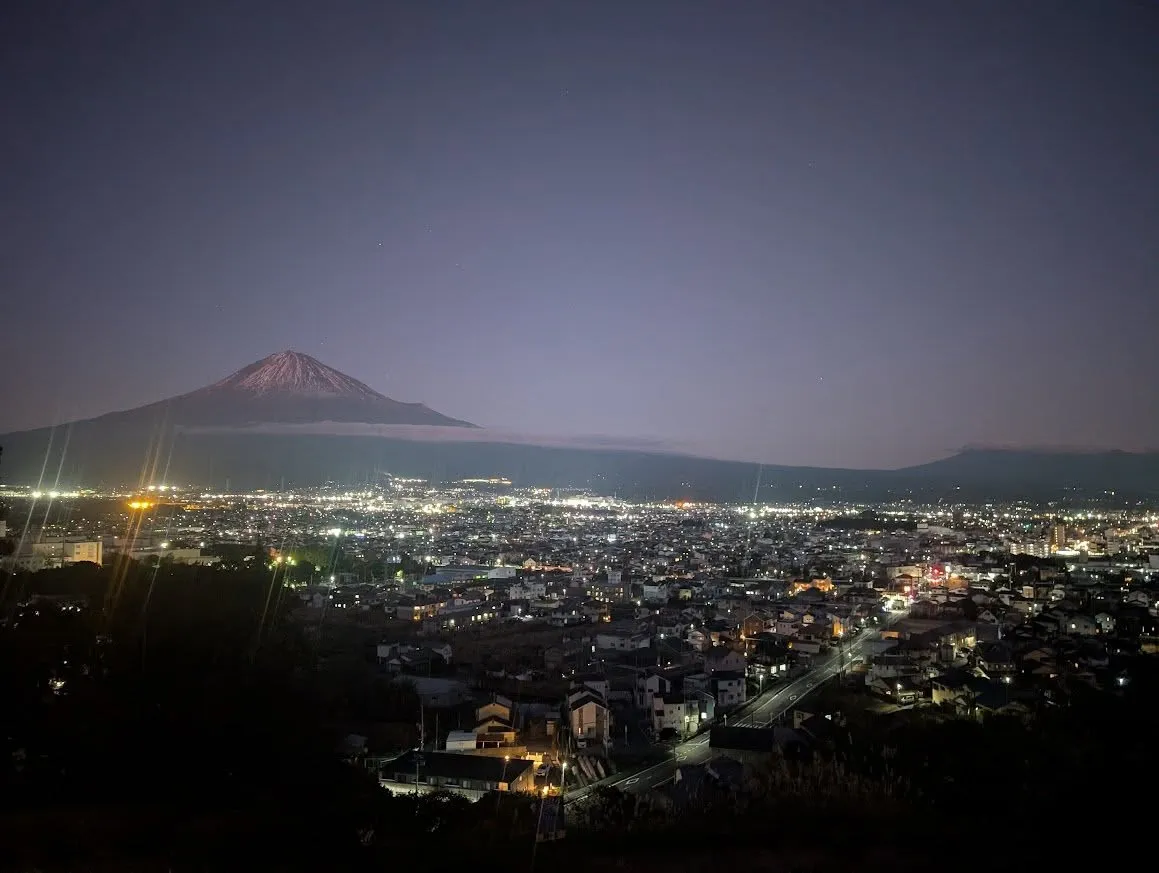 こんばんわ！桂の森CAMPERSFIELDです🌲🌙 今夜も森...