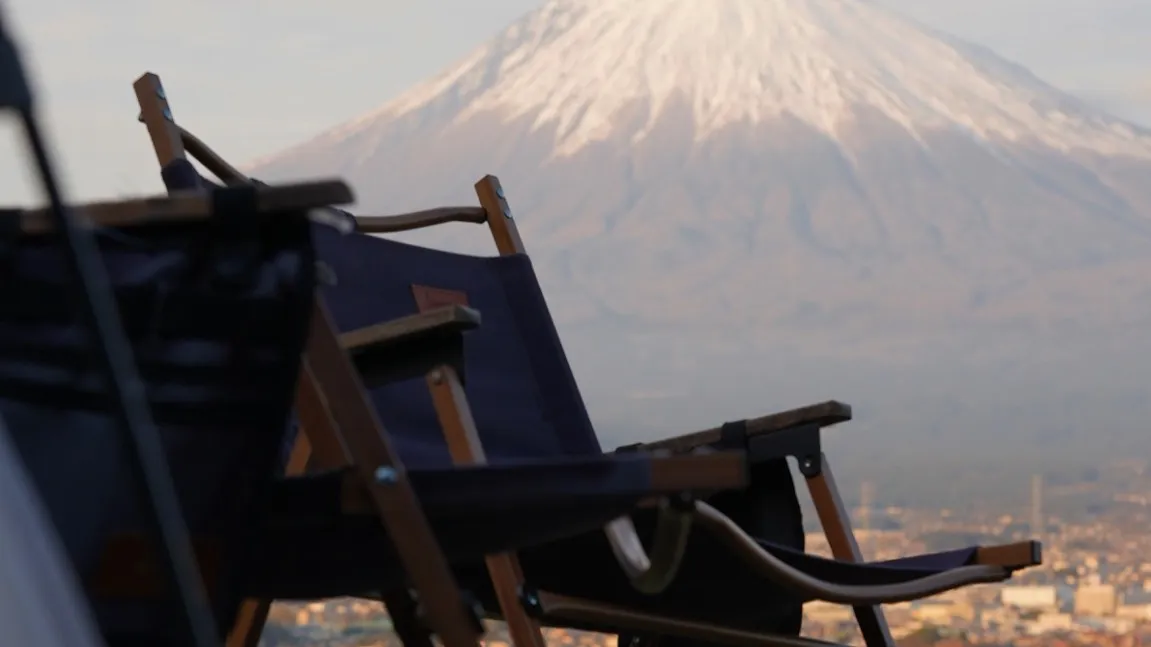 “朝、富士山で目が覚める。